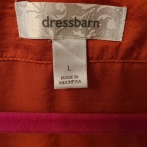 Dress Barn, capped sleeve, satiny blouse. Large - Picture 2 of 4